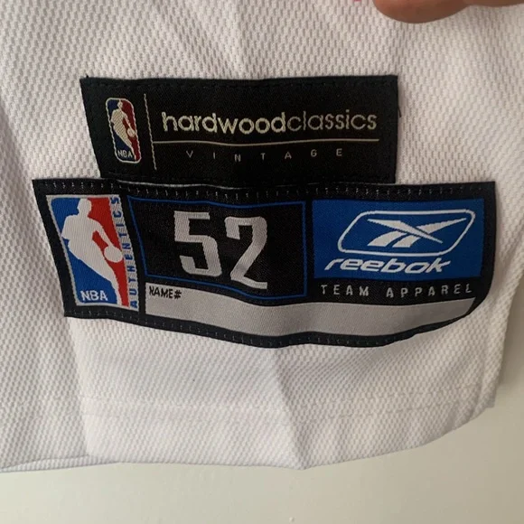 Dan Majerle
signed Phoenix Suns Reebok
Authentic jersey, size 52. - Picture 2 of 11